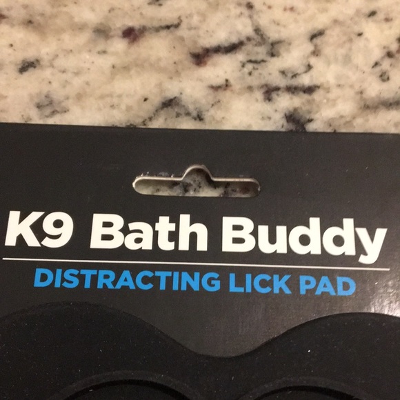 Canine bath buddy distracting lick pad - Picture 2 of 6